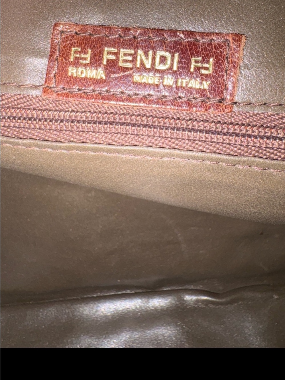 FENDI RARE AUTHENTIC VINTAGE FENDI ROMA ABSTRACT LEATHER APPLIQUÉ DOME CLUTCH - Picture 5 of 12